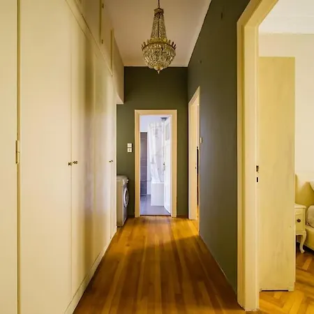 Emporikon Apartment Steps From Historic Center-3